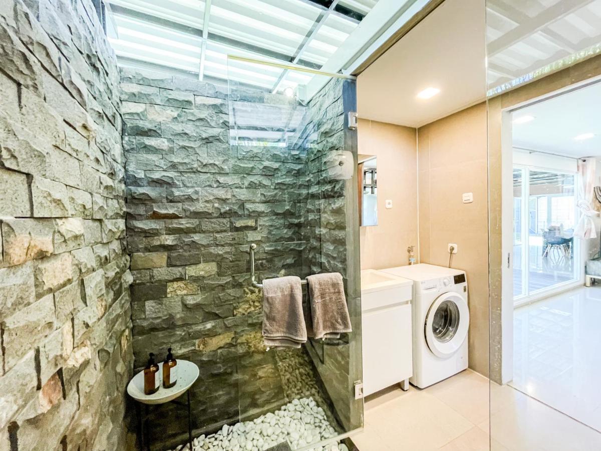 Villa Kotak Surfers Escape Reopening Rates Apply Now Selong Belanak Exterior photo